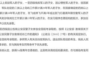 罚球命中率被克莱压哨反超！库里打趣：我讨厌输 但我为他高兴