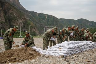 拜仁全场数据：射门19-15、射正9-4、预期进球1.45-1.24